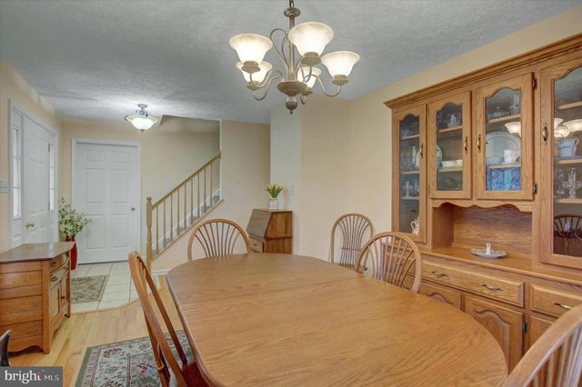 427 BRADLEY LN, Shippensburg, PA 17257