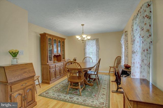 427 BRADLEY LN, Shippensburg, PA 17257