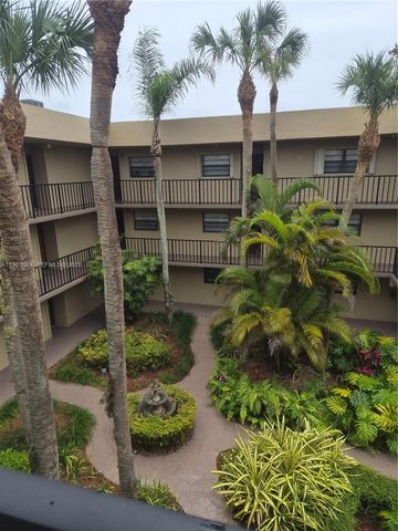 10855 SW 112th Ave 311, Miami, FL 33176