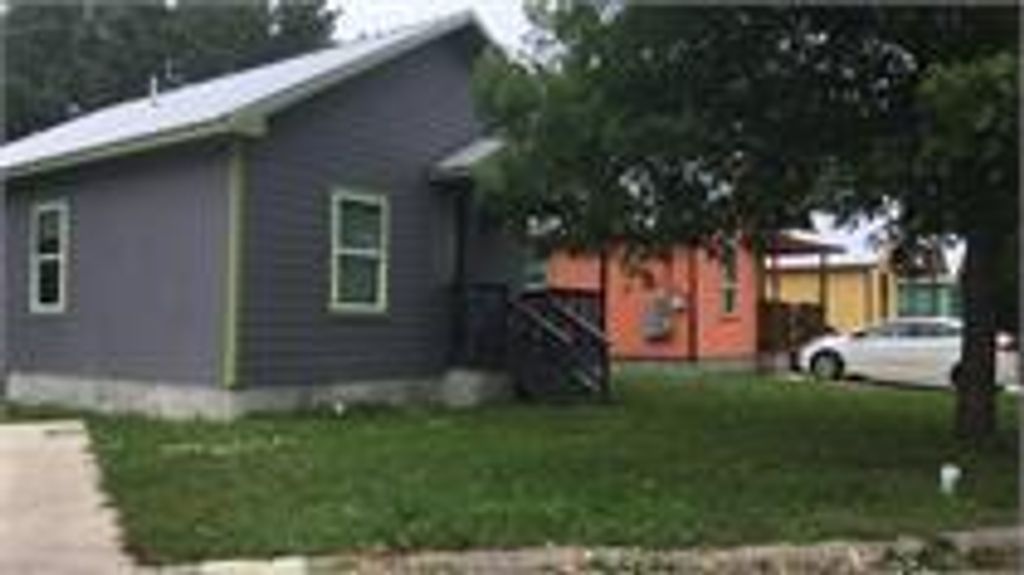 1017 Fir LN, Lockhart, TX 78644