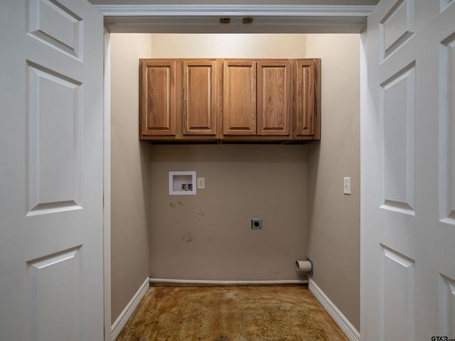 271 Front St, Palestine, TX 75803