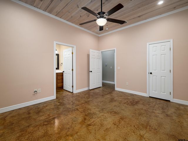 271 Front St, Palestine, TX 75803