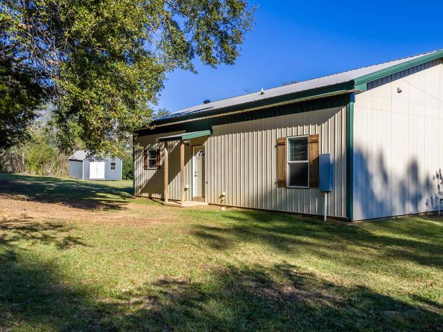 271 Front St, Palestine, TX 75803