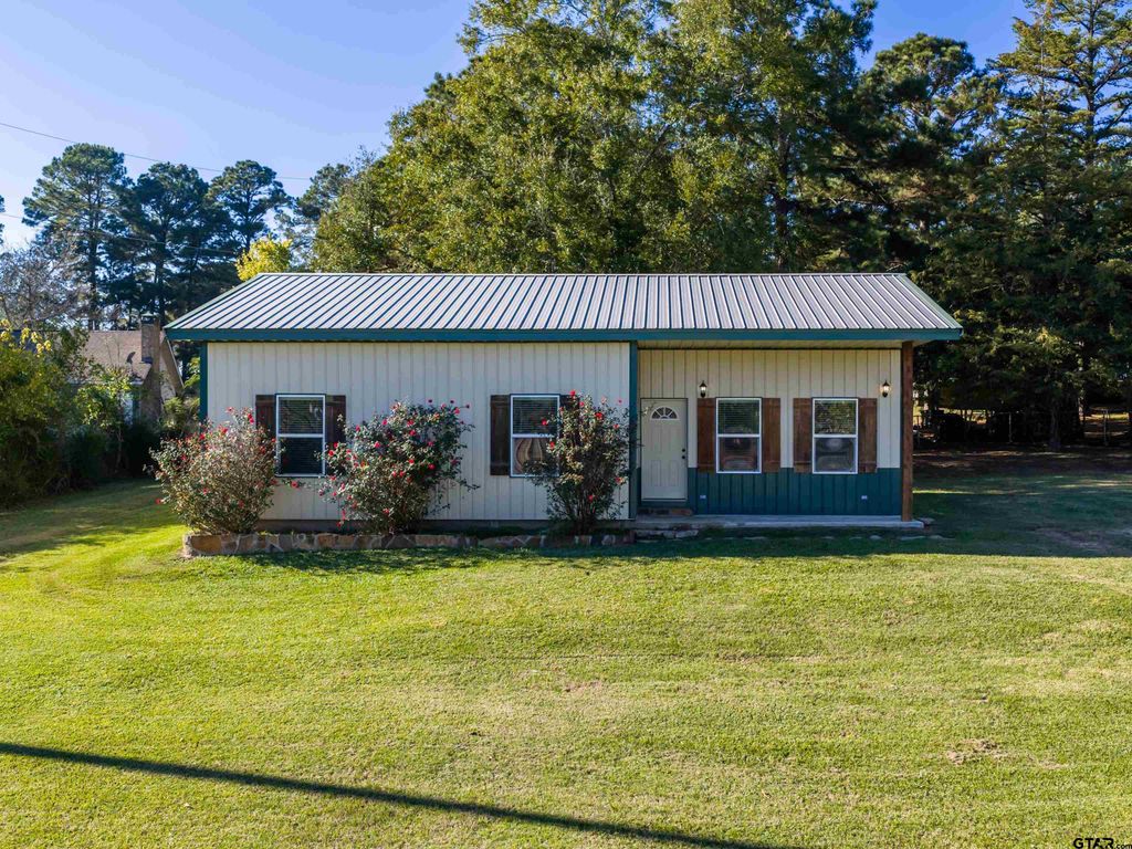 271 Front St, Palestine, TX 75803