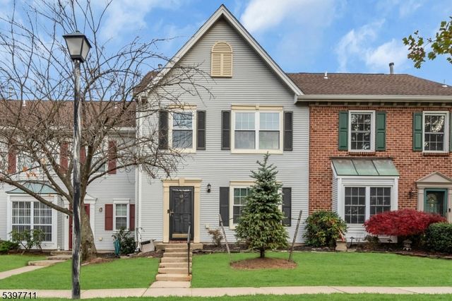 65 Townsend Ct, Franklin Twp., NJ 08823