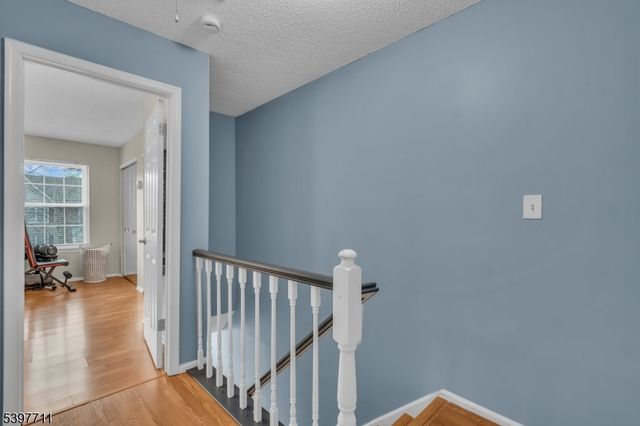 65 Townsend Ct, Franklin Twp., NJ 08823