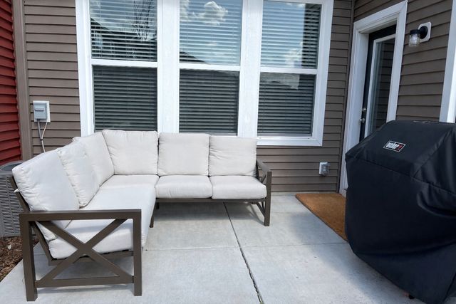 5573 Yucca Lane N, Plymouth, MN 55446