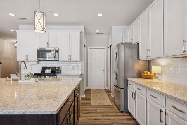 5573 Yucca Lane N, Plymouth, MN 55446