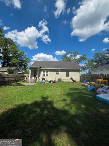823 N Main Street, Statesboro, GA 30458