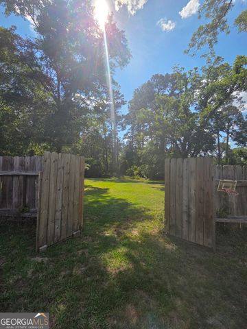 823 N Main Street, Statesboro, GA 30458