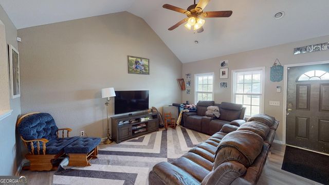 823 N Main Street, Statesboro, GA 30458