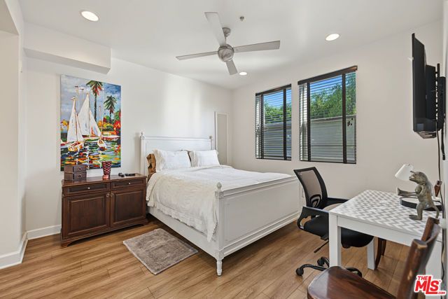 6038 Carlton Way 305, Los Angeles, CA 90028