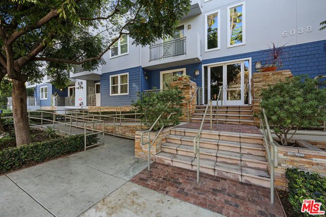 6038 Carlton Way 305, Los Angeles, CA 90028