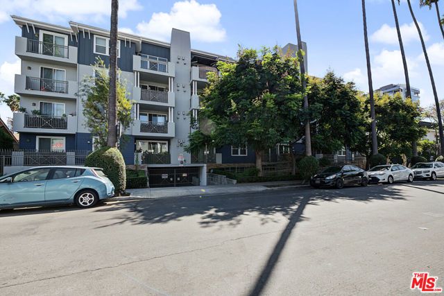 6038 Carlton Way 305, Los Angeles, CA 90028