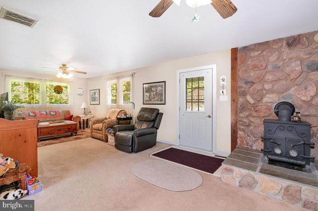 1214 MINNICH RD, Mechanicsburg, PA 17055