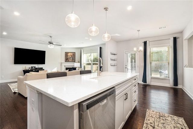 55 Clubhouse Way, Acworth, GA 30101