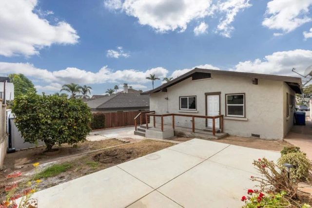 2453 Curlew St, San Diego, CA 92101