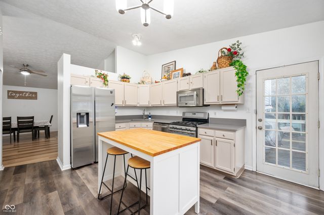 8556 Green Valley Drive, Indianapolis, IN 46217