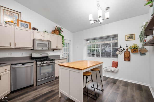 8556 Green Valley Drive, Indianapolis, IN 46217