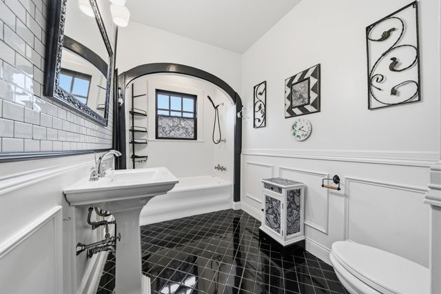 1004 E Franklin Street, Hillsboro, TX 76645