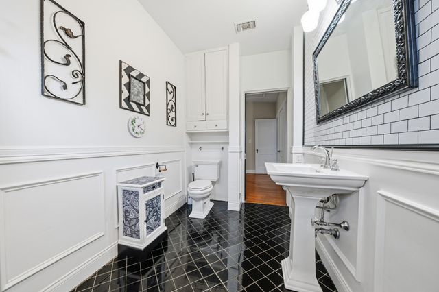 1004 E Franklin Street, Hillsboro, TX 76645