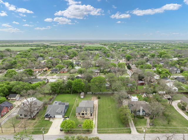 1004 E Franklin Street, Hillsboro, TX 76645