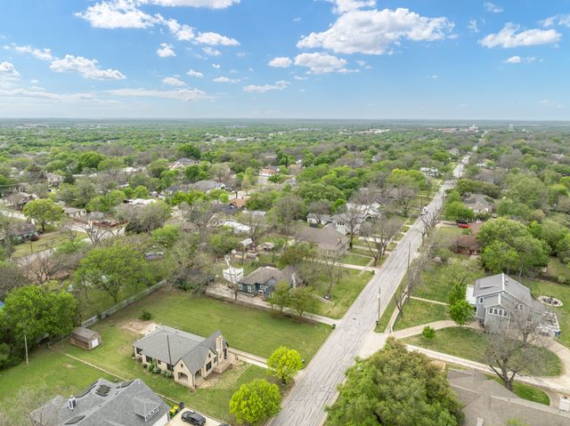 1004 E Franklin Street, Hillsboro, TX 76645