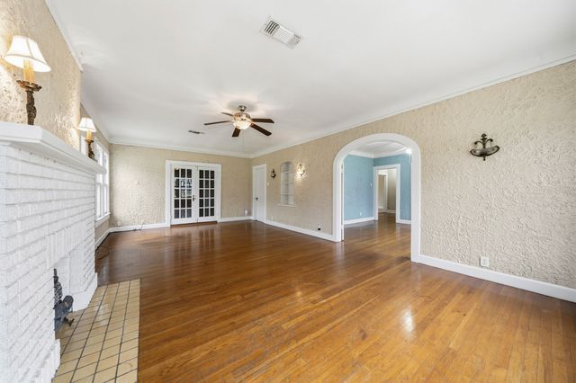 1004 E Franklin Street, Hillsboro, TX 76645