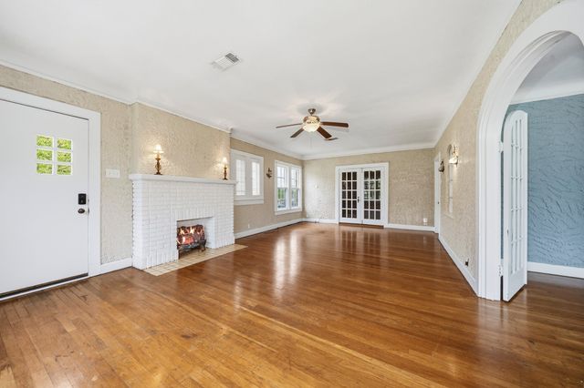 1004 E Franklin Street, Hillsboro, TX 76645