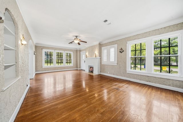 1004 E Franklin Street, Hillsboro, TX 76645