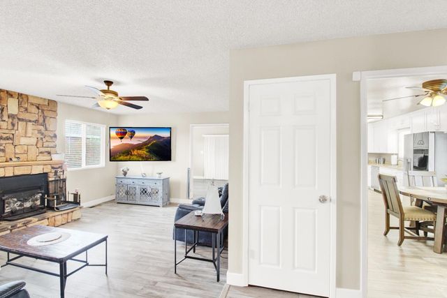 1805 Kienitz Ave, Modesto, CA 95355