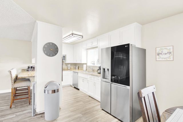 1805 Kienitz Ave, Modesto, CA 95355