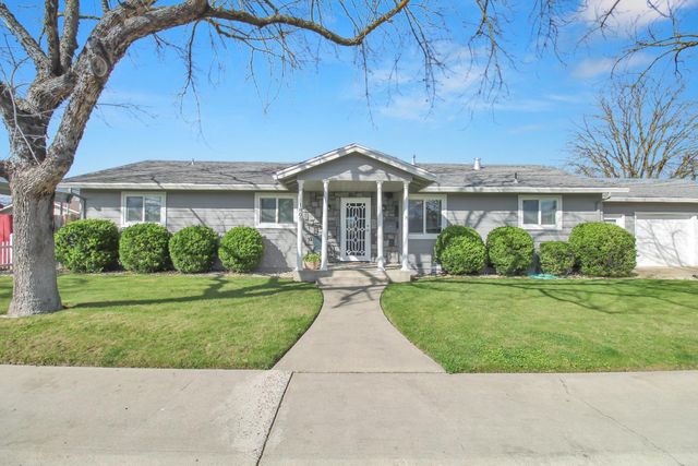 1805 Kienitz Ave, Modesto, CA 95355