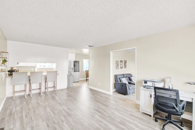 1805 Kienitz Ave, Modesto, CA 95355