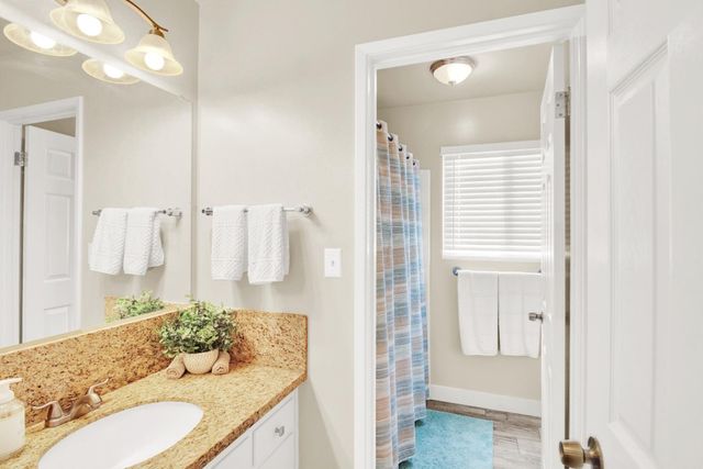 1805 Kienitz Ave, Modesto, CA 95355