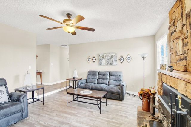 1805 Kienitz Ave, Modesto, CA 95355