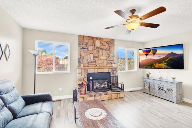 1805 Kienitz Ave, Modesto, CA 95355