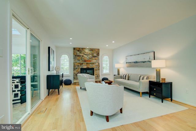 12029 LAKE NEWPORT RD, Reston, VA 20194