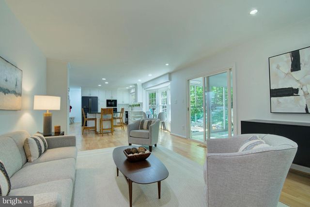 12029 LAKE NEWPORT RD, Reston, VA 20194