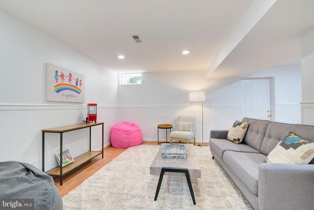 12029 LAKE NEWPORT RD, Reston, VA 20194