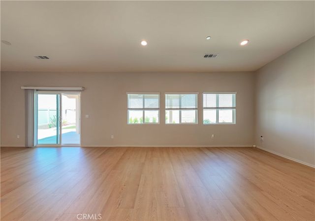 30690 Hawkscrest, Winchester, CA 92596