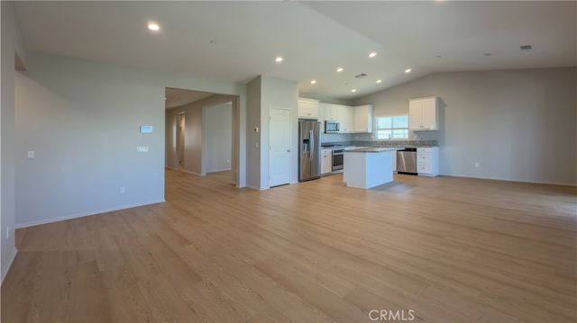 30690 Hawkscrest, Winchester, CA 92596