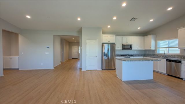 30690 Hawkscrest, Winchester, CA 92596