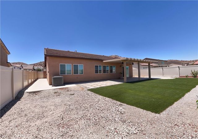 30690 Hawkscrest, Winchester, CA 92596