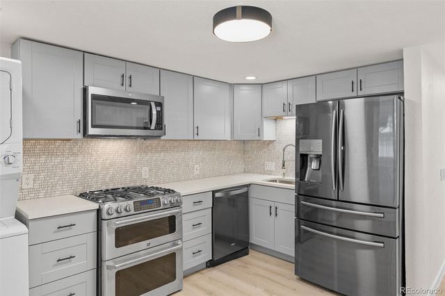 6500 W 14th Avenue, Lakewood, CO 80214