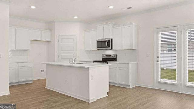 495 SILVER MOON Drive, Loganville, GA 30052