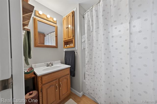 204 N Marias Avenue, Clawson, MI 48017