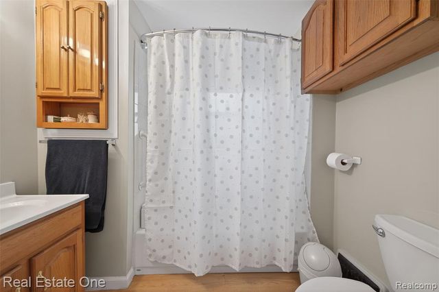 204 N Marias Avenue, Clawson, MI 48017