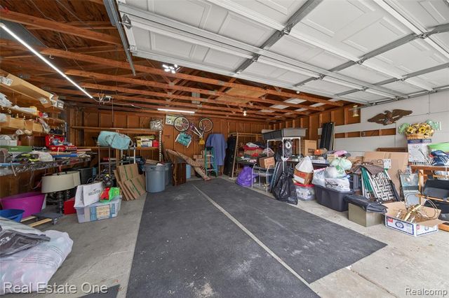 204 N Marias Avenue, Clawson, MI 48017