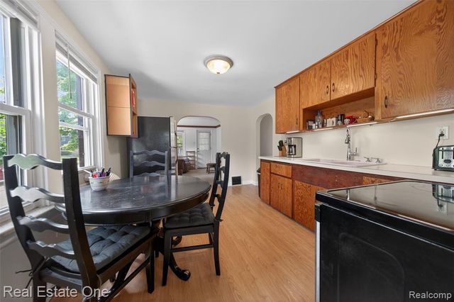 204 N Marias Avenue, Clawson, MI 48017